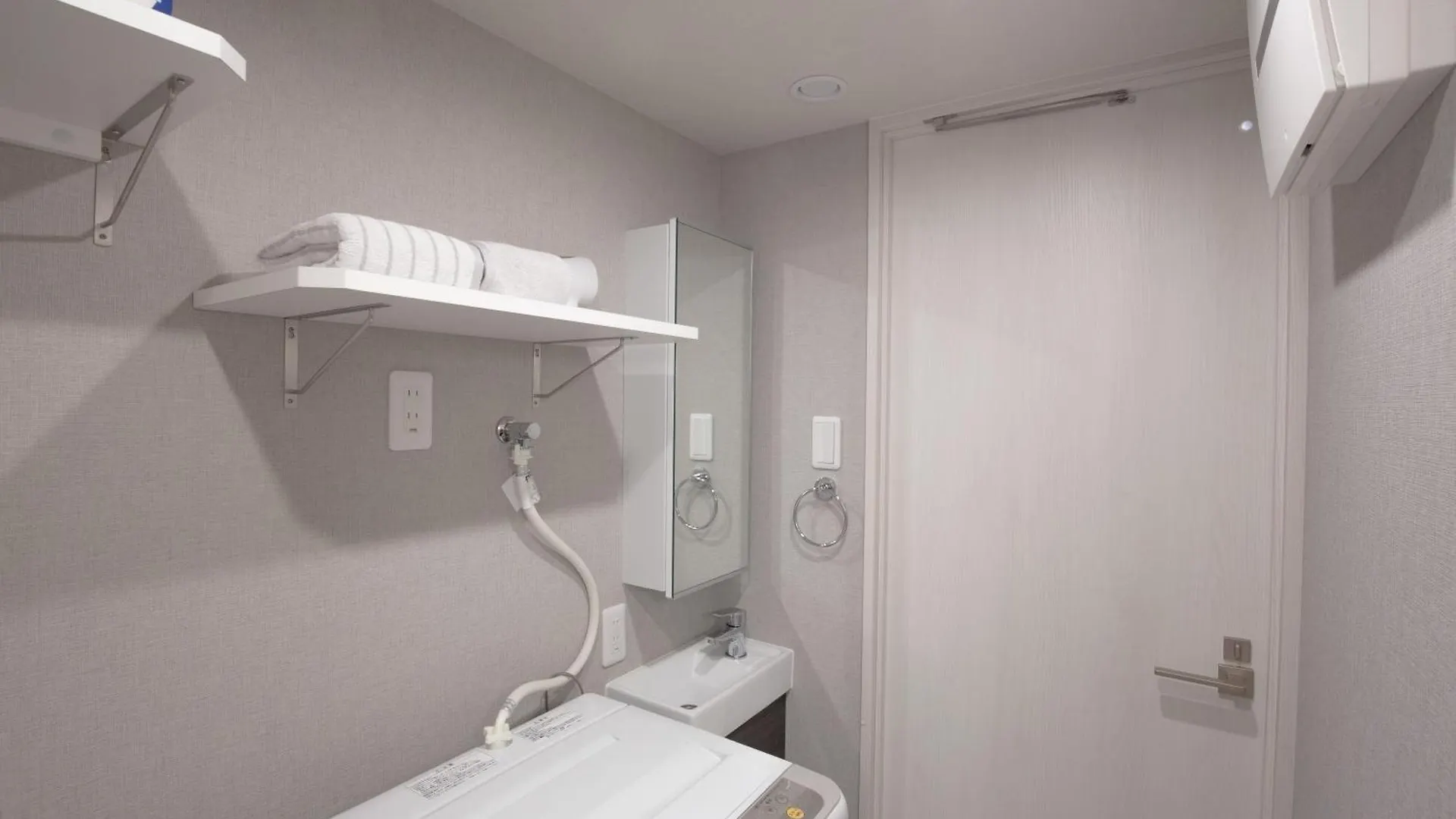 Апартаменты Cozy 2-Person Retreat In Higashi Ueno 5 Min To Ueno Park And Subway Токио