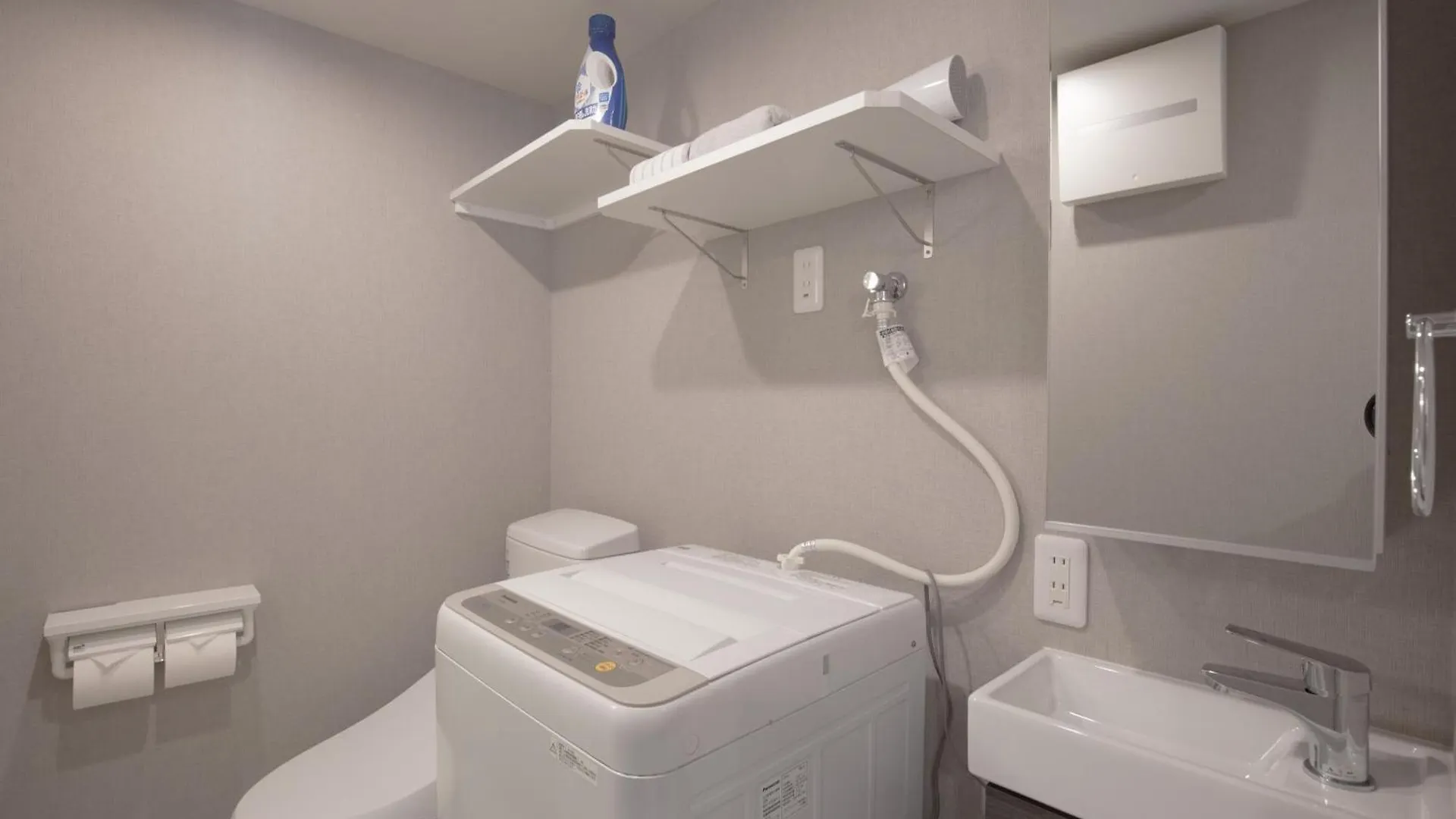Апартаменты Cozy 2-Person Retreat In Higashi Ueno 5 Min To Ueno Park And Subway Токио Япония